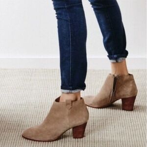 Madewell Billie Suede Zip Up Ankle Boots. Size 7.5